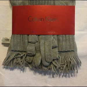 Scarf and glove set